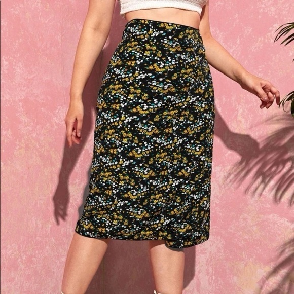 Ditsy floral wrap skirt Size 1X NEW - Picture 2 of 14